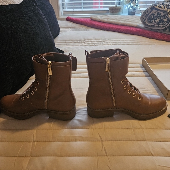 Michael Khors boots size 8 - Picture 6 of 13